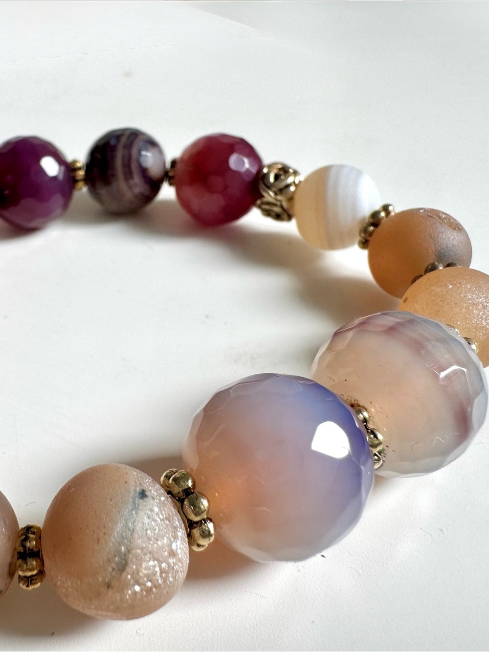 Multicolor Agate Bead Stretch Bracelet - Purple, Peach & Cream
